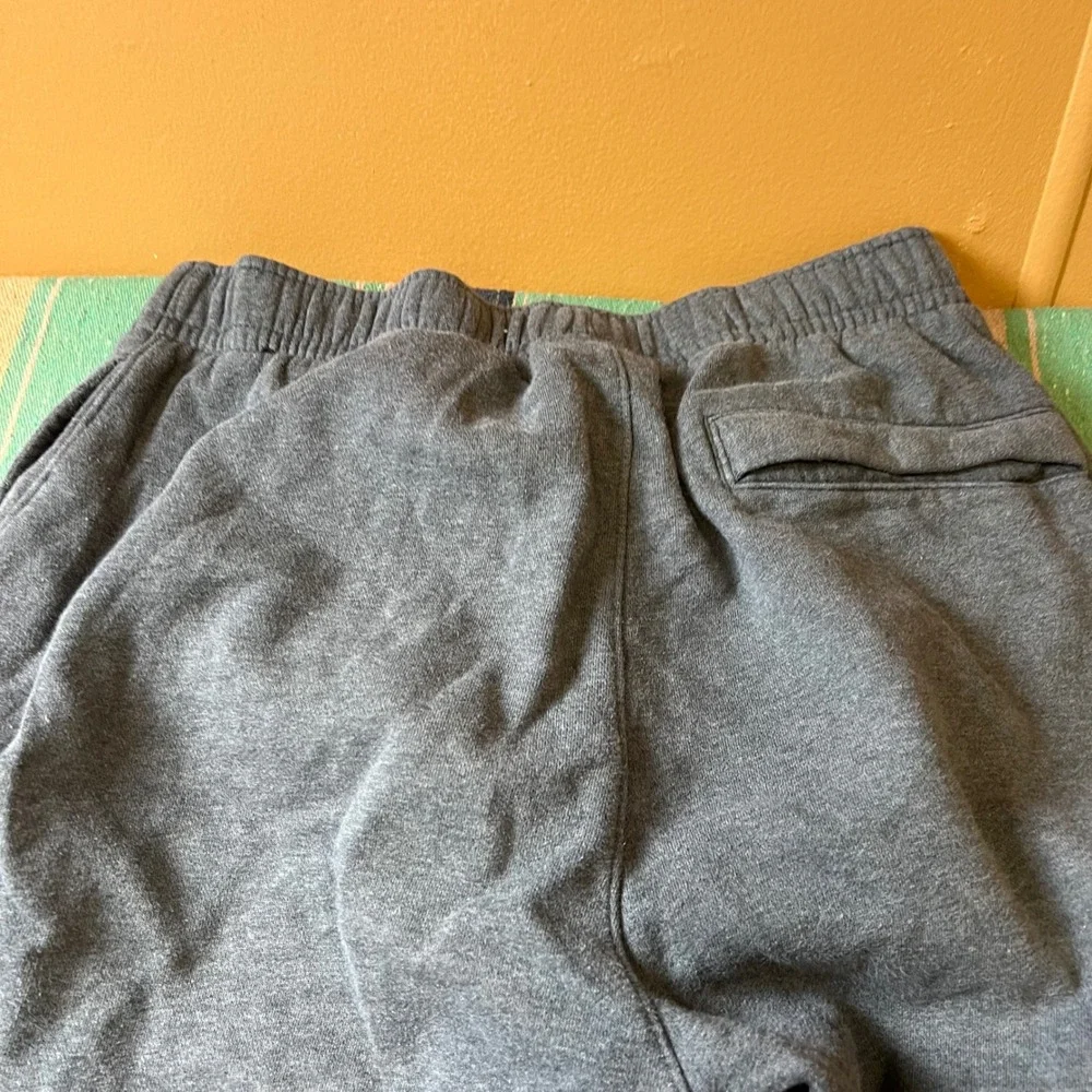 Nike Sweatpants Mens Medium Gray Club Fleece Straight Leg Joggers BV2707-071